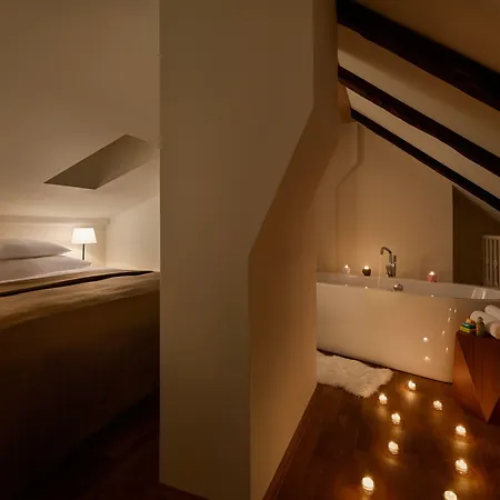 Apartmanhotel Vocelova 4*