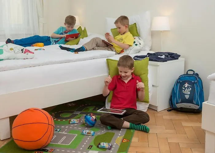 Vocelova Aparthotel 4*