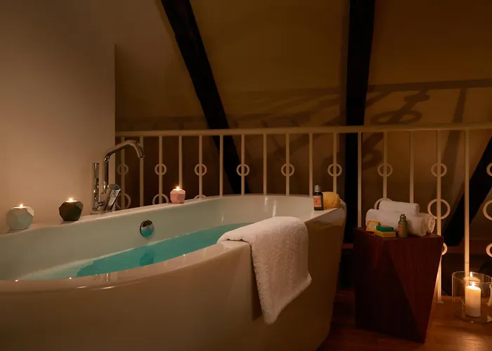 Aparthotel Vocelova 4*