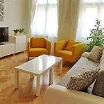 Vocelova Апарт-отель 4*