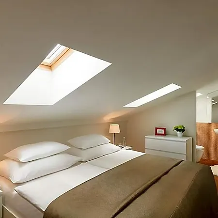Vocelova Aparthotel 4*