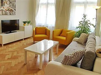 Vocelova Hotel apartamentowy 4*
