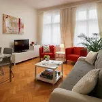 Aparthotel Vocelova 4*