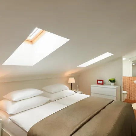 Vocelova 4* Praga